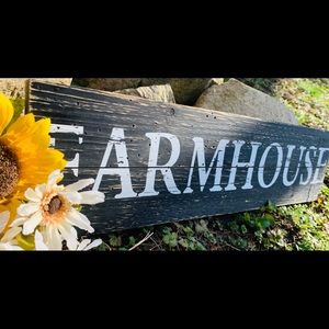 Distressed Farmhouse Sign
